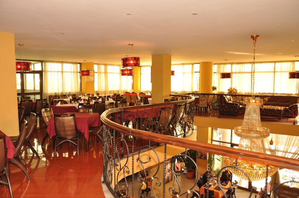 Churchill Addis Ababa Hotel Esterno foto