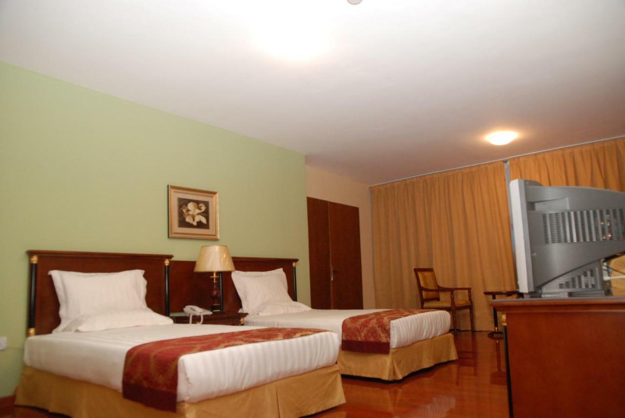Churchill Addis Ababa Hotel Esterno foto