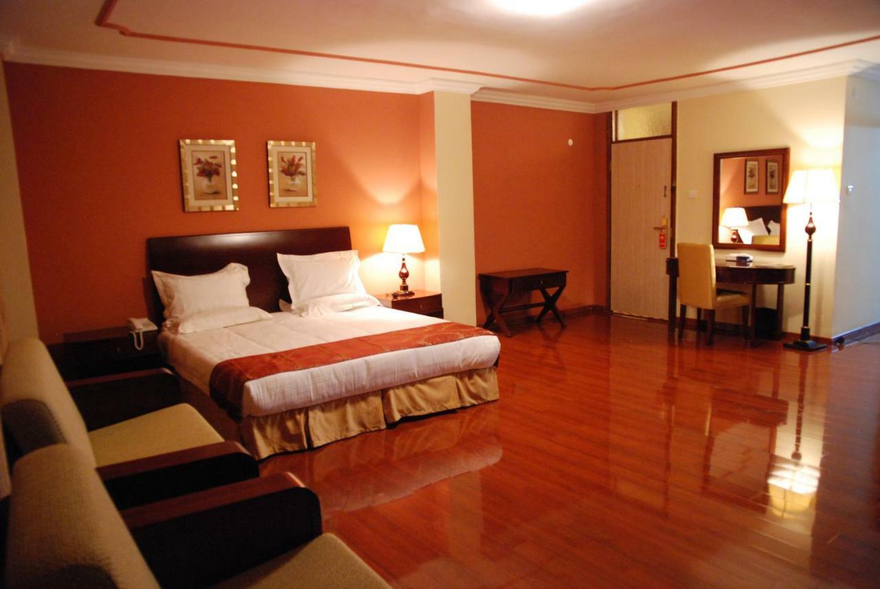 Churchill Addis Ababa Hotel Esterno foto
